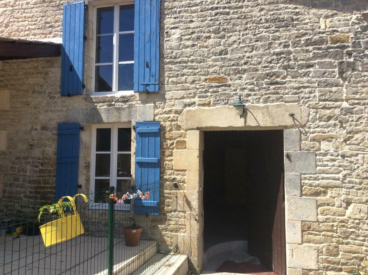 مبيت وإفطار Saint-Fraigne Le Petit Bijou المظهر الخارجي الصورة